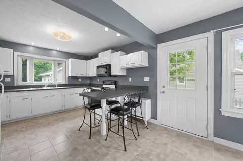 Kitchen - 1909 E Bataan Dr, Kettering, OH 45420 photo 7 of 7