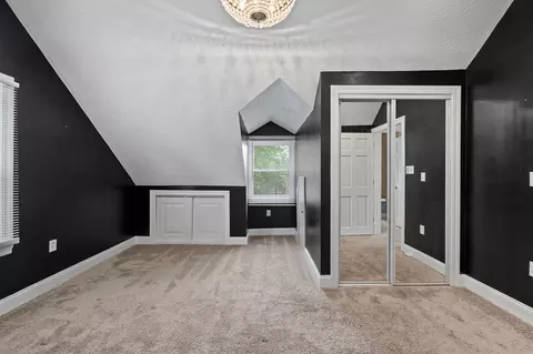 Bedroom - 1909 E Bataan Dr, Kettering, OH 45420 photo 2 of 11