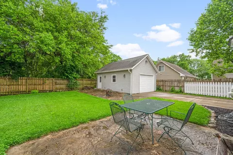 Exterior - 1909 E Bataan Dr, Kettering, OH 45420 photo 12 of 18