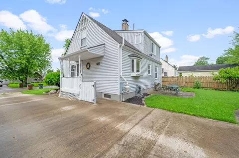 Exterior - 1909 E Bataan Dr, Kettering, OH 45420 photo 18 of 18