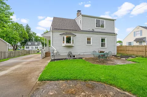 Exterior - 1909 E Bataan Dr, Kettering, OH 45420 photo 10 of 18