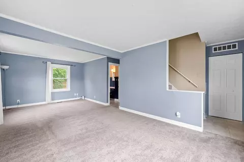 Living - 1909 E Bataan Dr, Kettering, OH 45420 photo 2 of 5