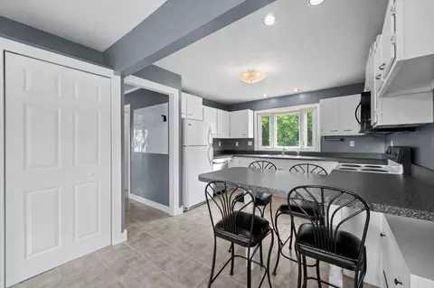 Kitchen - 1909 E Bataan Dr, Kettering, OH 45420 photo 3 of 7