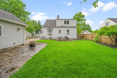 Exterior - 1909 E Bataan Dr, Kettering, OH 45420 photo 8 of 18