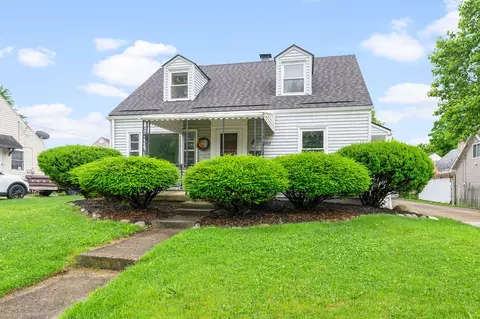 Exterior - 1909 E Bataan Dr, Kettering, OH 45420 photo 16 of 18