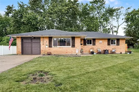 5817 Woodmore Dr, Dayton, OH 45414