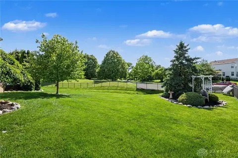 Exterior - 65 Bateman Ct, Springboro, OH 45066 photo 14 of 15