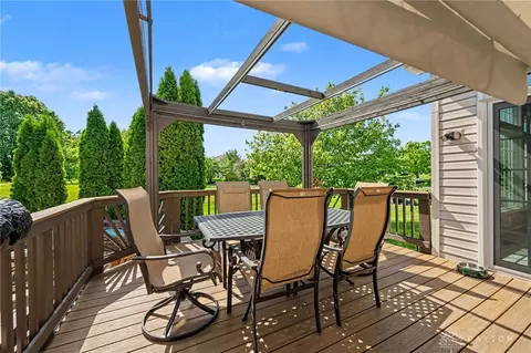 Exterior - 65 Bateman Ct, Springboro, OH 45066 photo 7 of 15