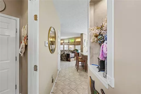 Entry Way - 65 Bateman Ct, Springboro, OH 45066 photo 4 of 8