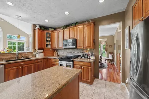Kitchen - 65 Bateman Ct, Springboro, OH 45066 photo 2 of 5