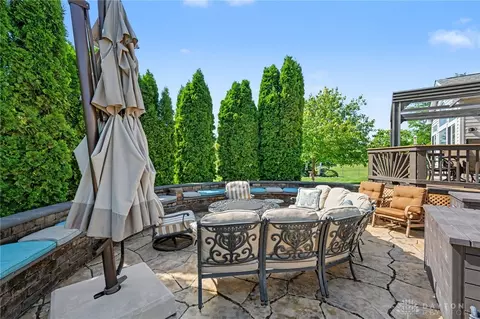 Exterior - 65 Bateman Ct, Springboro, OH 45066 photo 5 of 15