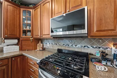 Kitchen - 65 Bateman Ct, Springboro, OH 45066 photo 3 of 5