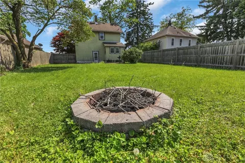 Exterior - 2702 Maplewood Ave, Springfield, OH 45505 photo 9 of 12