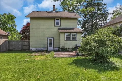Exterior - 2702 Maplewood Ave, Springfield, OH 45505 photo 8 of 12