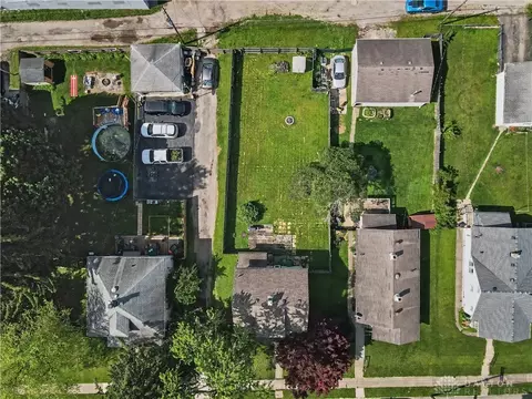View/Area - 2702 Maplewood Ave, Springfield, OH 45505 photo 2 of 5