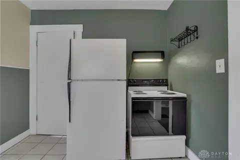 Kitchen - 2702 Maplewood Ave, Springfield, OH 45505 photo 2 of 3