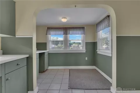 Entry Way - 2702 Maplewood Ave, Springfield, OH 45505 photo 5 of 5
