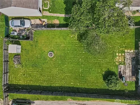 View/Area - 2702 Maplewood Ave, Springfield, OH 45505 photo 3 of 5