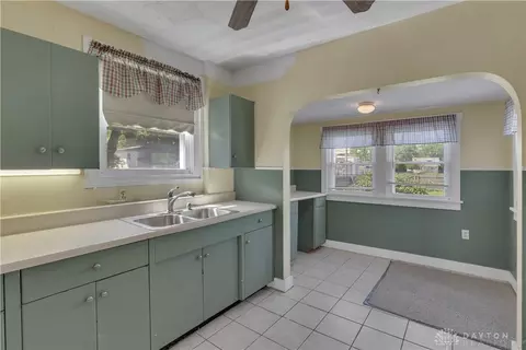 Kitchen - 2702 Maplewood Ave, Springfield, OH 45505 photo 3 of 3