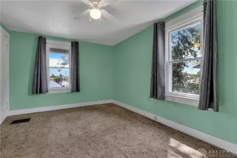 Bedroom - 2702 Maplewood Ave, Springfield, OH 45505 photo 2 of 8