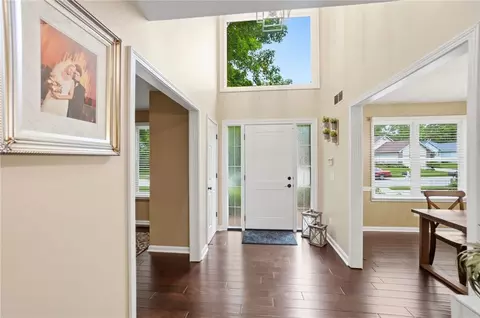 Entry Way - 6470 Hollowview Trl, Centerville, OH 45459 photo 4 of 11