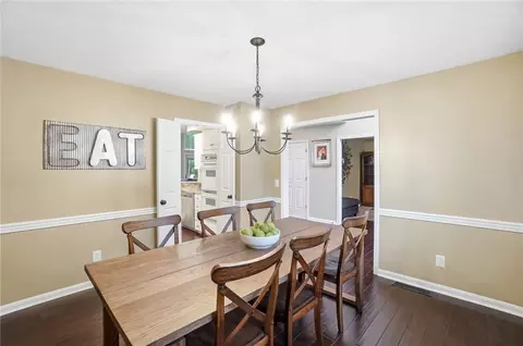 Dining - 6470 Hollowview Trl, Centerville, OH 45459 photo 3 of 4