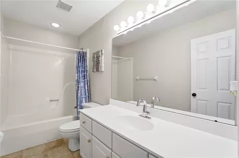 Bath - 6470 Hollowview Trl, Centerville, OH 45459 photo 5 of 6