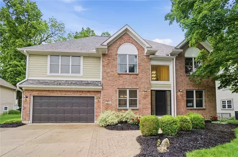 Exterior - 6470 Hollowview Trl, Centerville, OH 45459 photo 2 of 13