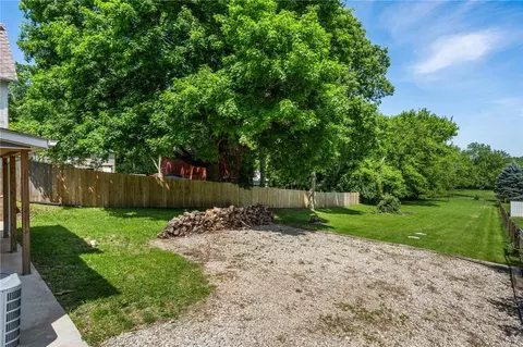 1920 S Burnett Rd, Springfield, OH 45505 photo 4