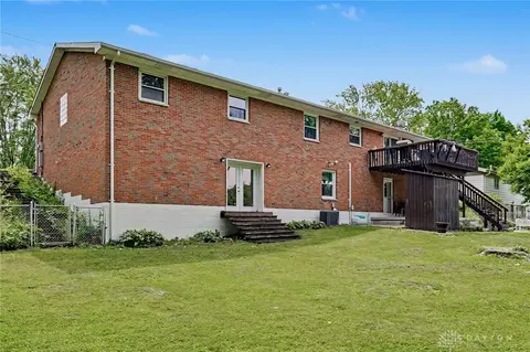 Exterior - 2105 Cheviot Hills Dr, Springfield, OH 45505 photo 7 of 11