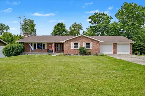 2105 Cheviot Hills Dr, Springfield, OH 45505