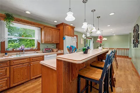 Kitchen - 2105 Cheviot Hills Dr, Springfield, OH 45505 photo 3 of 7