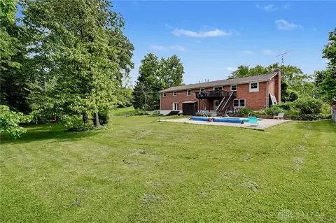Exterior - 2105 Cheviot Hills Dr, Springfield, OH 45505 photo 11 of 11