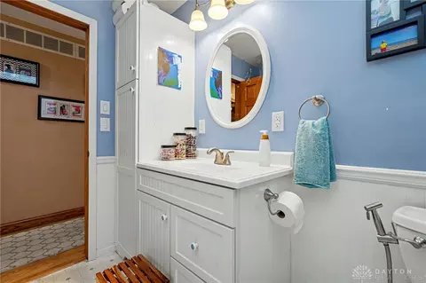 Bath - 2105 Cheviot Hills Dr, Springfield, OH 45505 photo 5 of 7