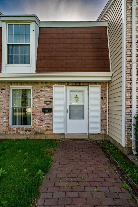1010 Stoneybrook Trl, Fairborn, OH 45324