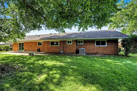 Exterior - 151 Ashford Dr, Centerville, OH 45459 photo 6 of 7