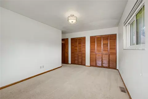 Bedroom - 151 Ashford Dr, Centerville, OH 45459 photo 5 of 9