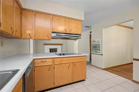 Kitchen - 151 Ashford Dr, Centerville, OH 45459 photo 3 of 5