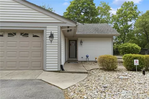 Exterior - 1511 Lindenhurst Dr, Centerville, OH 45459 photo 5 of 5