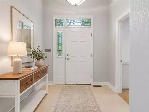 Entry Way - 1511 Lindenhurst Dr, Centerville, OH 45459 photo 1 of 3