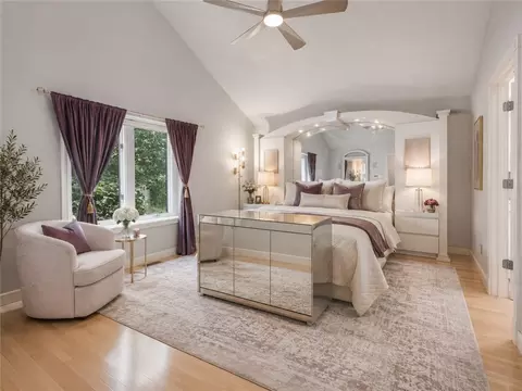 Bedroom - 1511 Lindenhurst Dr, Centerville, OH 45459 photo 1 of 4
