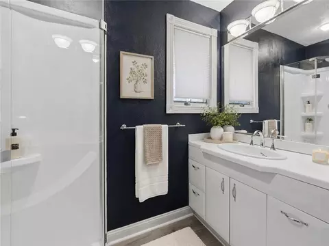 Bath - 1511 Lindenhurst Dr, Centerville, OH 45459 photo 3 of 4