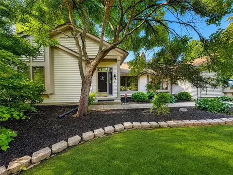 1511 Lindenhurst Dr, Centerville, OH 45459
