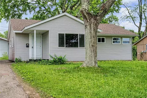 4374 Williamson Dr, Dayton, OH 45416