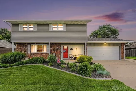 5061 Ashview Ct, Huber Heights, OH 45424