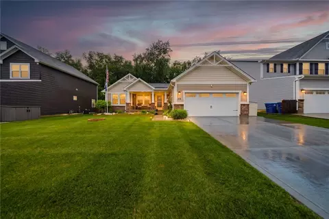 3165 White Ash Dr, Tipp City, OH 45371