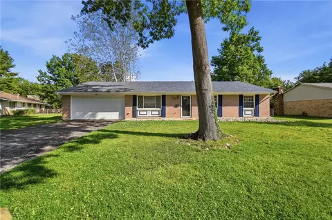 115 Lodewood Dr, Centerville, OH 45458