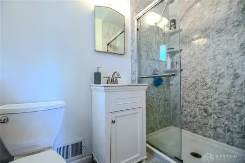Bath - 1118 Sharewood Ct, Kettering, OH 45429 photo 1 of 3