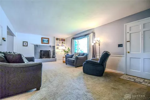 Living - 1118 Sharewood Ct, Kettering, OH 45429 photo 1 of 5