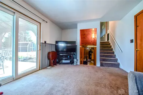 Living - 1118 Sharewood Ct, Kettering, OH 45429 photo 4 of 5